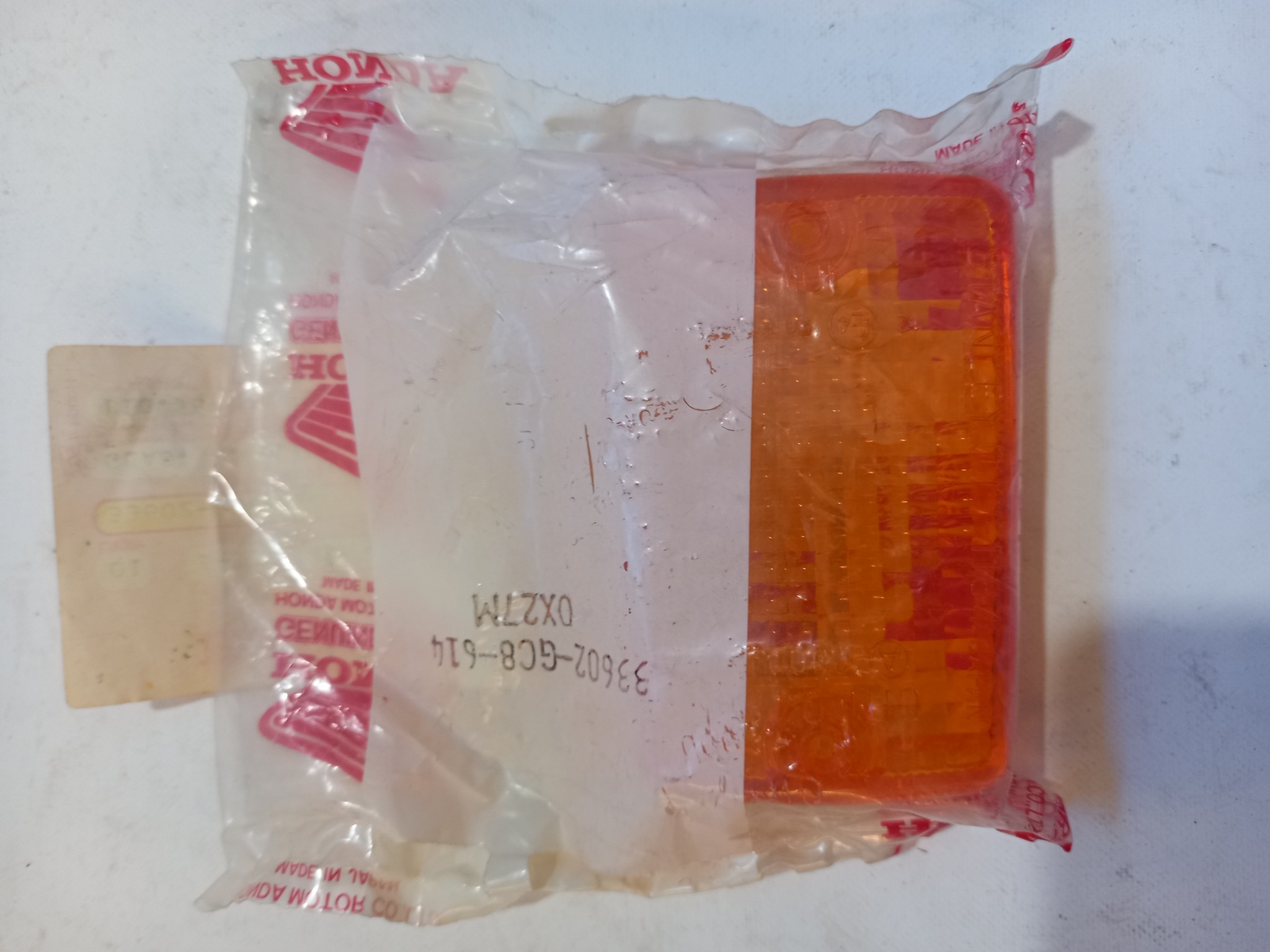 Picture of LENS,RR.WINKER  33602-GC8-614  XL1000V